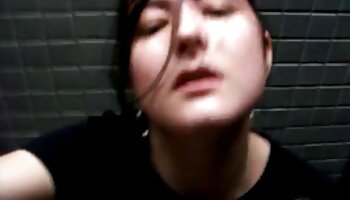 یک دختر زیبا به کبودی کمک می کند تا هوس فتیش پا را سکس زن ممه گنده برطرف کند