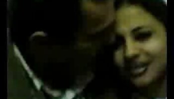 نوجوان دوست داشتنی به یک میله ضخیم در باسن تنگ خود نیاز دارد کس ممه