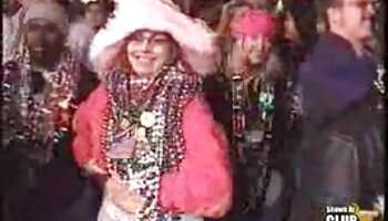 جوراب شلواری Cheerleader و سوئیچ یکنواخت خوردن ممه سکسی