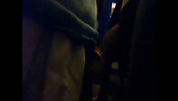 پروین یک جوجه روسی است که نیاز به ماساژ دارد. او برهنه ممه خوردن سکسی می شود