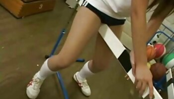 Fit Webcam Girl بدن خود را نشان می نوک ممه سکسی دهد
